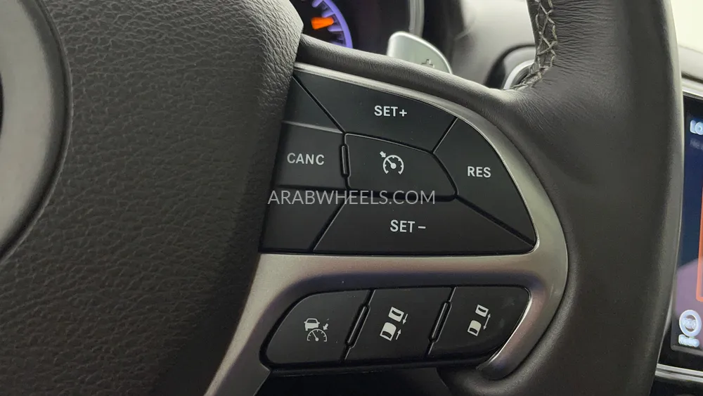 Jeep Grand Cherokee 2019 for Sale in Dubai Image-50