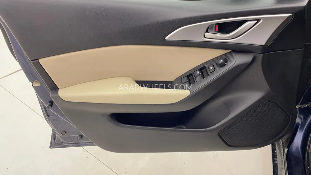 Mazda 3 2018 for Sale in Dubai Image-17