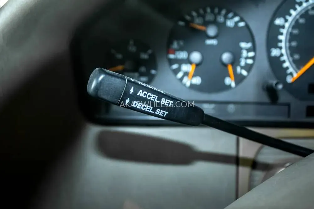 مرسيدس بنز CLS Class 1997 for Sale in أبو ظبي Image-19