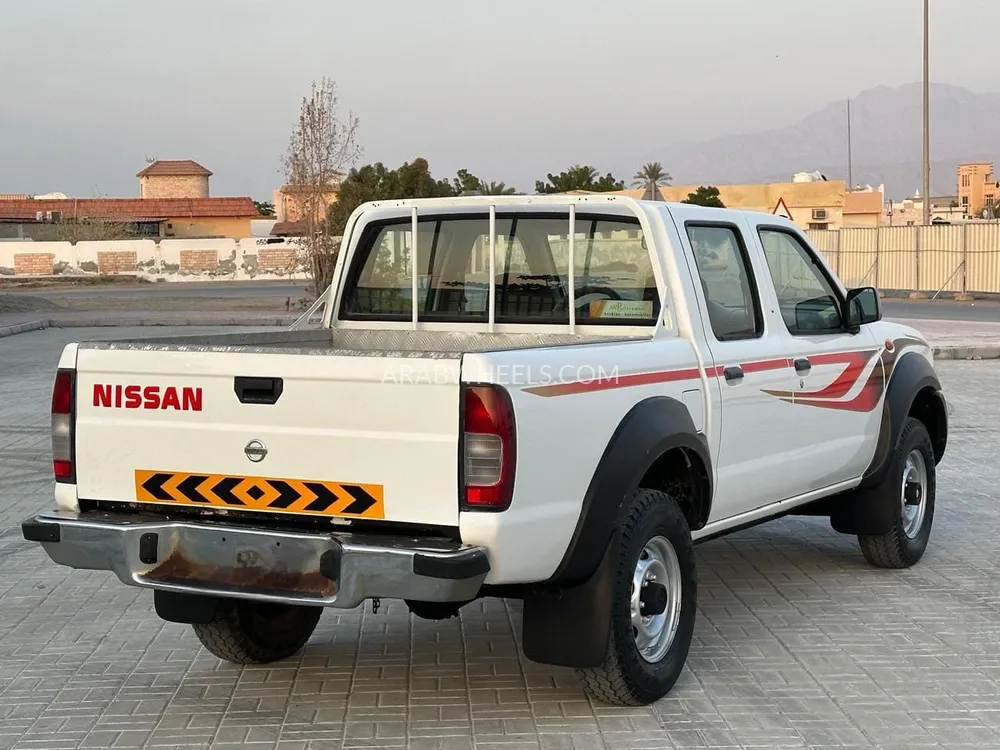 Nissan Patrol Pick Up 2008 for Sale in Ras Al Khaimah Image-4
