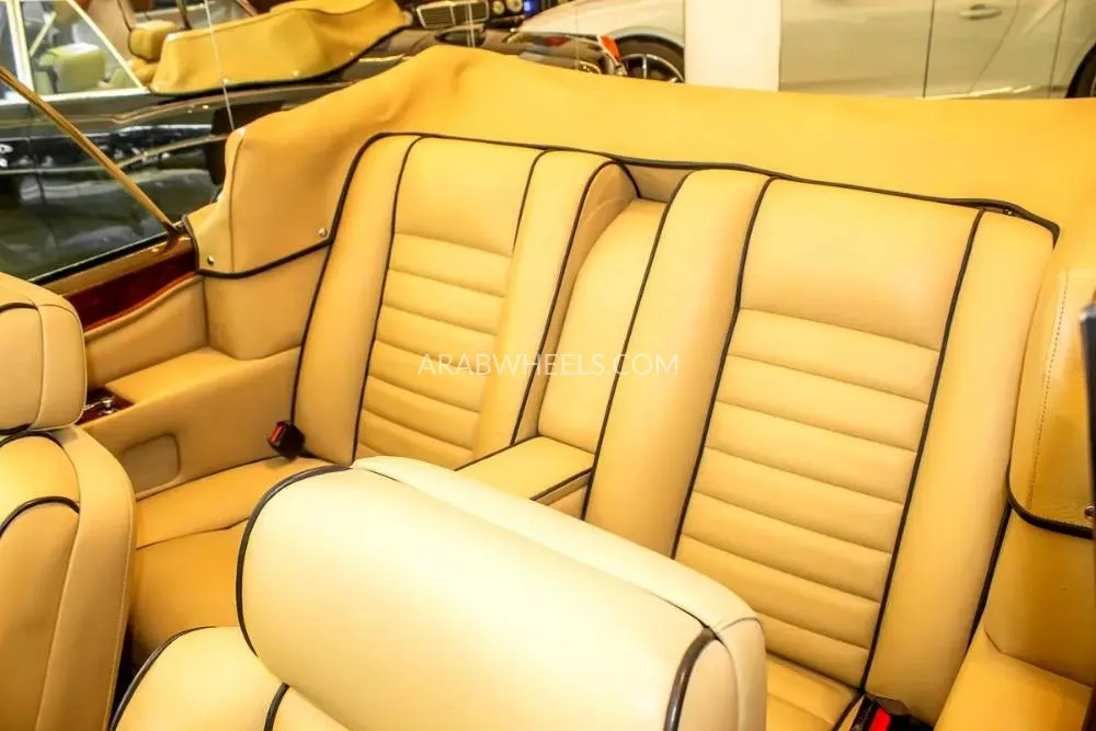 Rolls Royce Corniche 1985 for Sale in Abu Dhabi Image-16