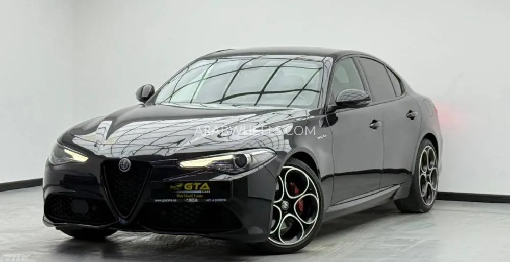 Alfa Romeo Giulia 2023 for Sale in Dubai Image-3