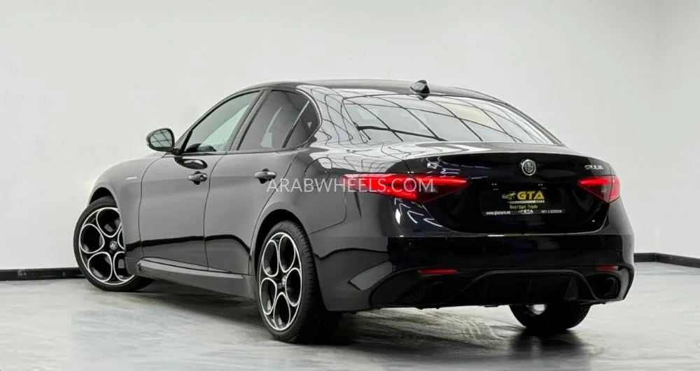 Alfa Romeo Giulia 2023 for Sale in Dubai Image-6