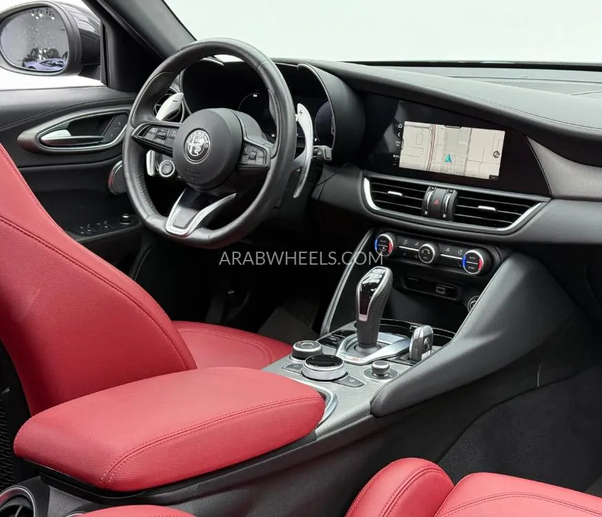 Alfa Romeo Giulia 2024 for Sale in Dubai Image-9