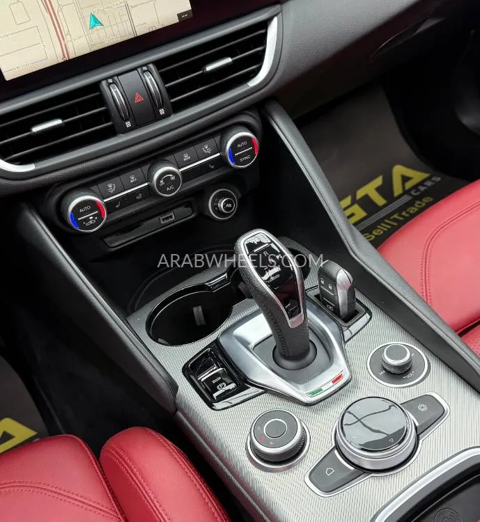 Alfa Romeo Giulia 2024 for Sale in Dubai Image-15