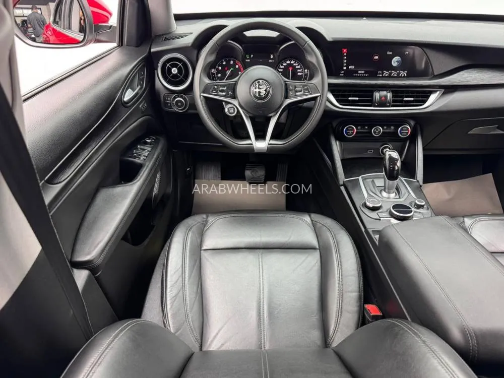 الفا روميو ستيلفيو 2018 for Sale in دبي Image-8