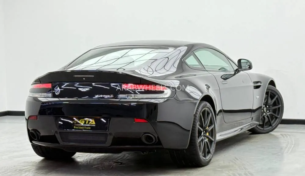 Aston Martin Vantage 2014 for Sale in Dubai Image-4