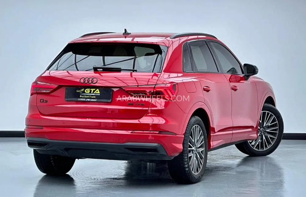 Audi Q3 2024 for Sale in Dubai Image-4