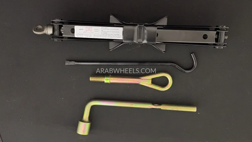 Chevrolet Captiva 2023 for Sale in Dubai Image-32