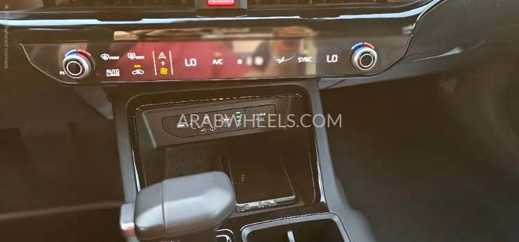 Kia K5 2025 for Sale in Ajman Image-4