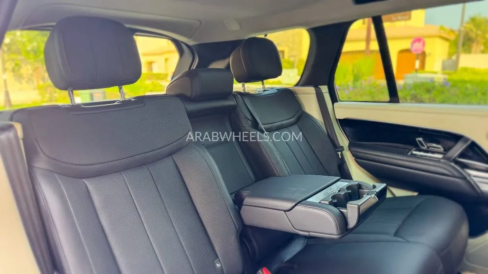 Land Rover Range Rover 2023 for Sale in Dubai Image-21