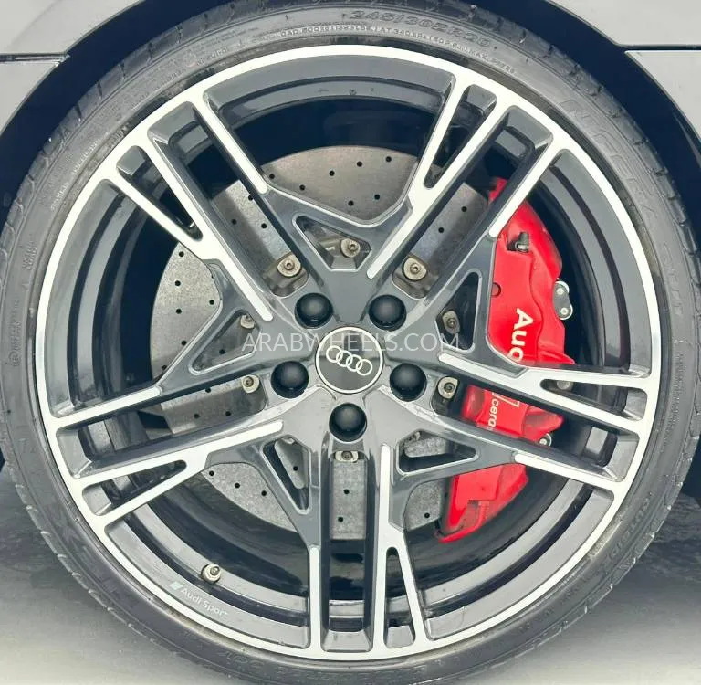 Audi R8 2022 for Sale in Dubai Image-9