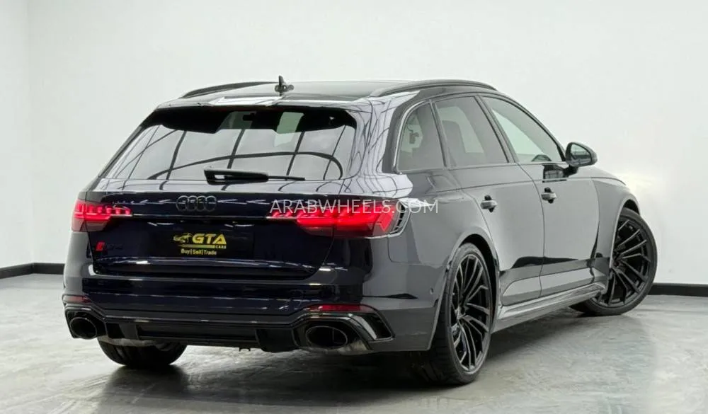 Audi RS4 2023 for Sale in Dubai Image-4