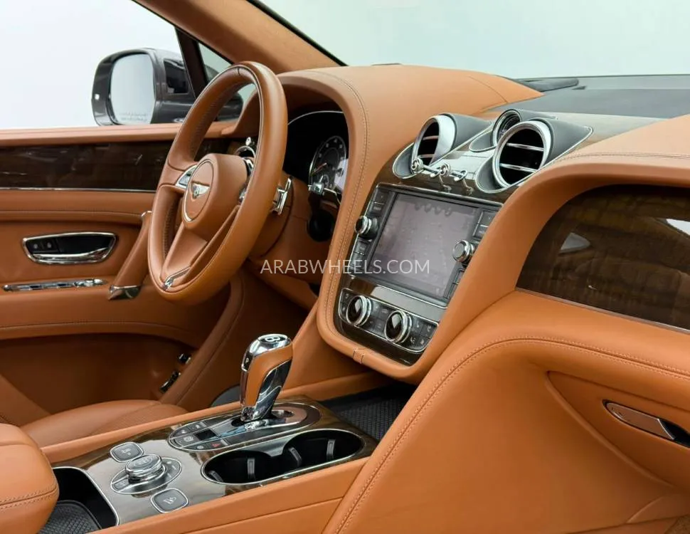 Bentley Bentayga 2019 for Sale in Dubai Image-13