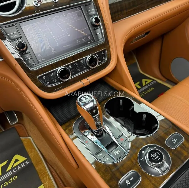 Bentley Bentayga 2019 for Sale in Dubai Image-16