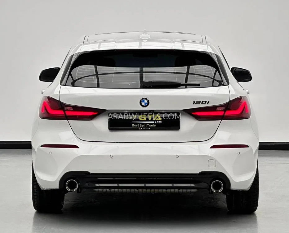 بي إم دبليو الفئة الأولى 2023 for Sale in دبي Image-5