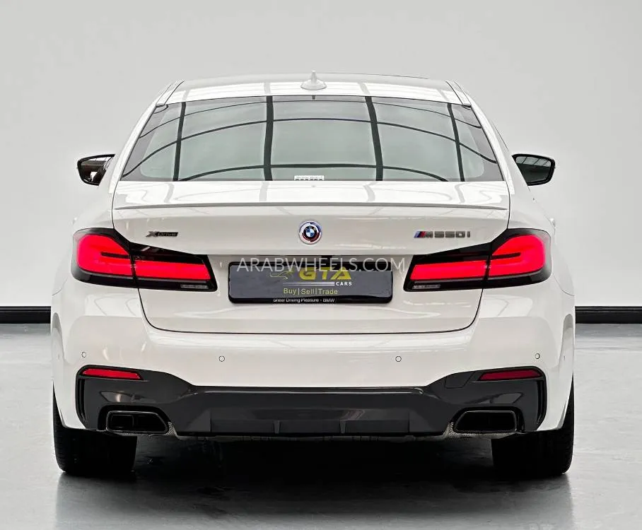 بي إم دبليو الفئة الخامسة 2023 for Sale in دبي Image-5