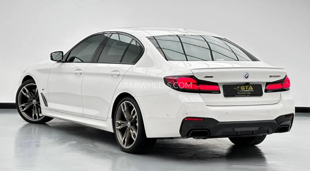 بي إم دبليو الفئة الخامسة 2023 for Sale in دبي Image-6