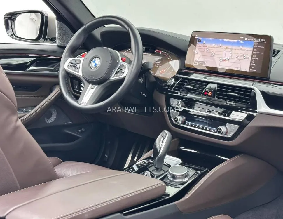 بي إم دبليو الفئة الخامسة 2023 for Sale in دبي Image-11