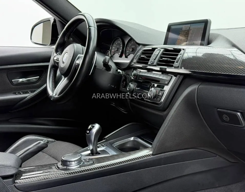 بي إم دبليو الفئة الثالثة 2015 for Sale in دبي Image-7