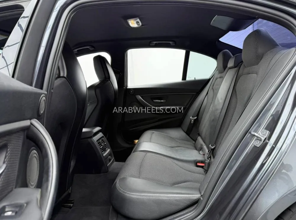 بي إم دبليو الفئة الثالثة 2015 for Sale in دبي Image-16