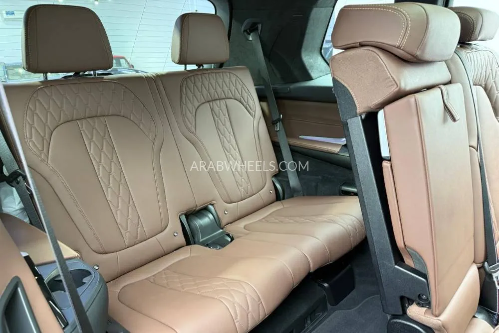 BMW X7 2024 for Sale in Dubai Image-19