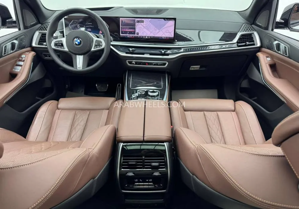 BMW X7 2025 for Sale in Dubai Image-7