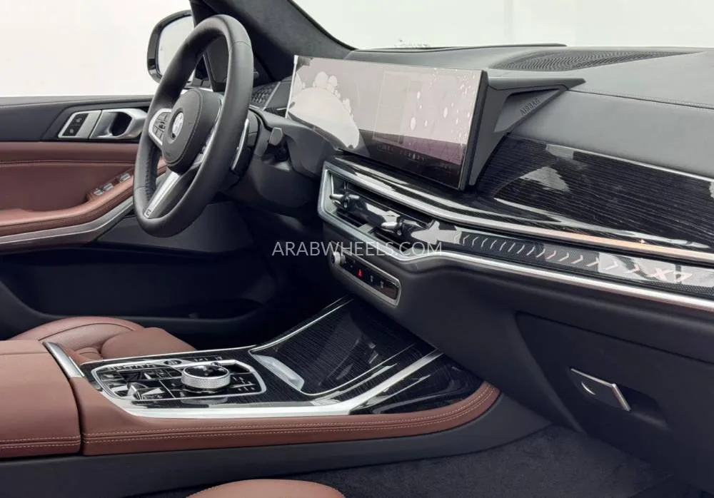BMW X7 2025 for Sale in Dubai Image-15