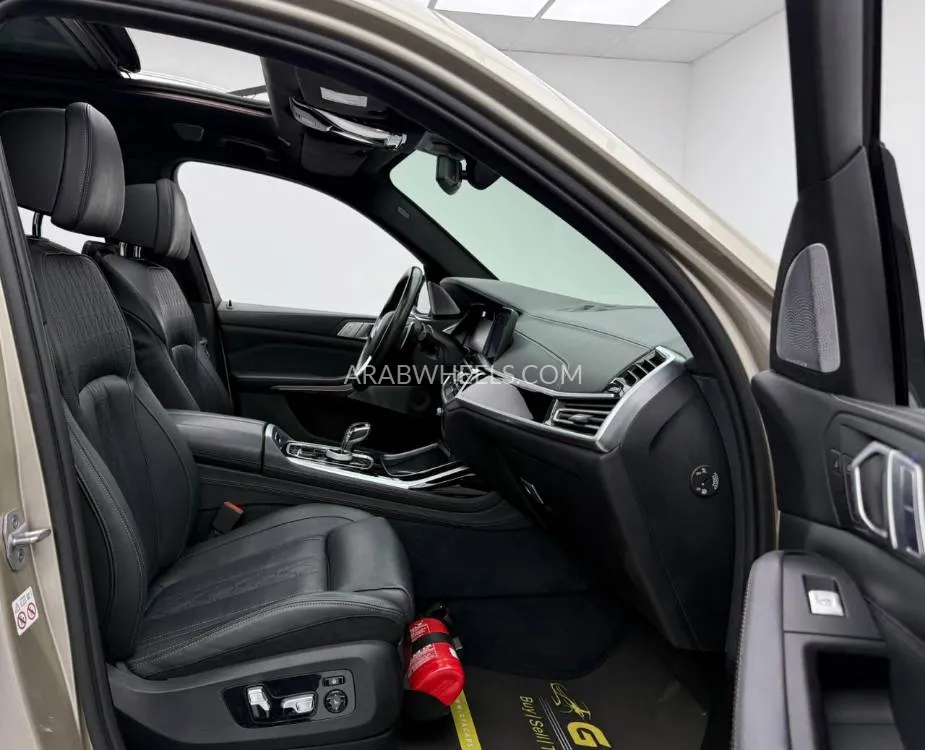 BMW X7 2019 for Sale in Dubai Image-9