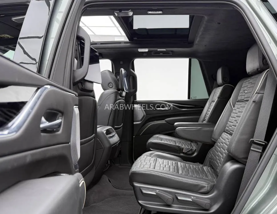 Cadillac Escalade 2023 for Sale in Dubai Image-19