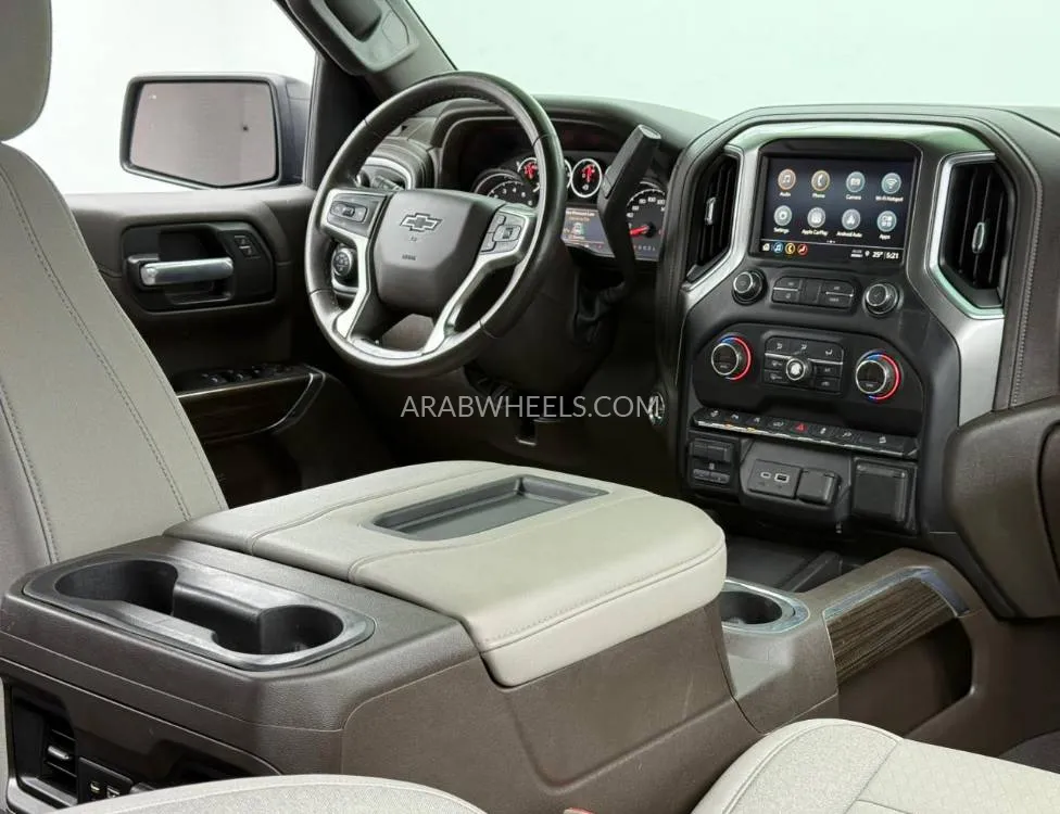Chevrolet Silverado 2021 for Sale in Dubai Image-11