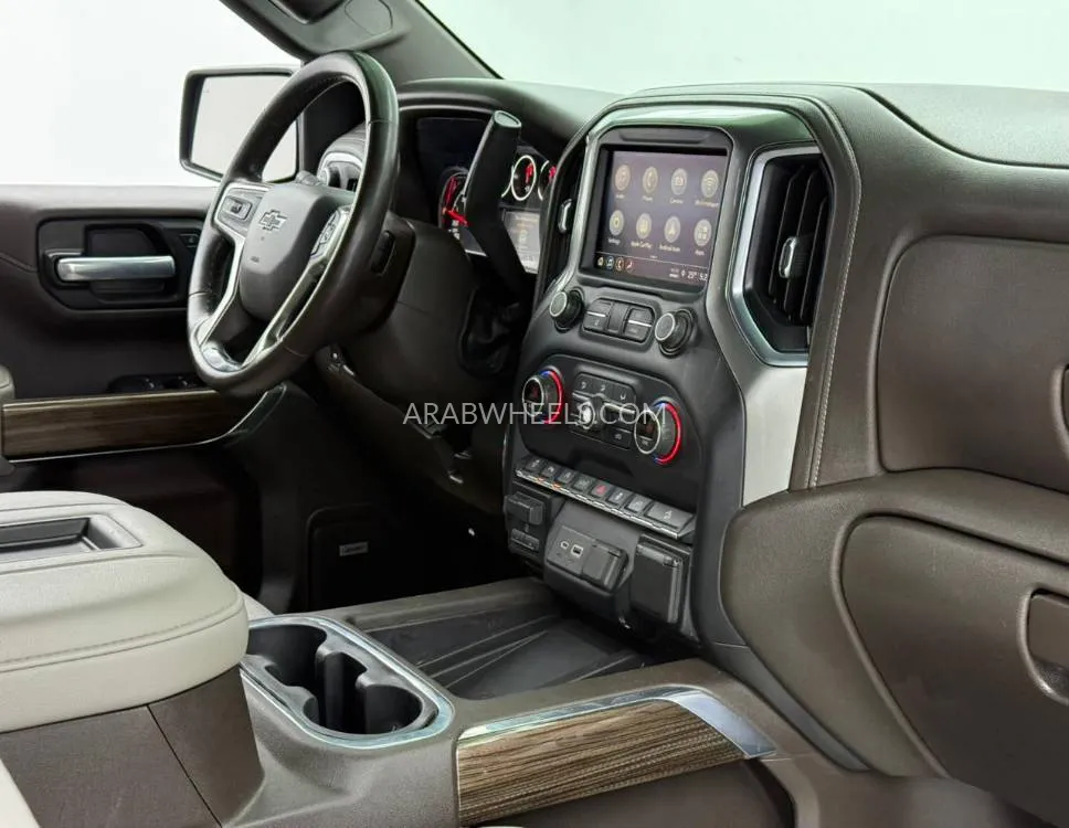 Chevrolet Silverado 2021 for Sale in Dubai Image-12