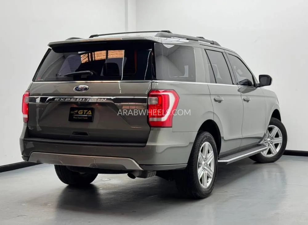 Ford Expedition 2019 for Sale in Dubai Image-4
