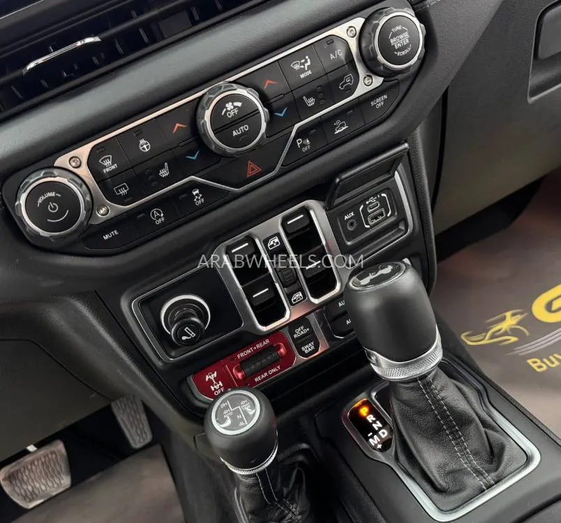 Jeep Wrangler 2024 for Sale in Dubai Image-12