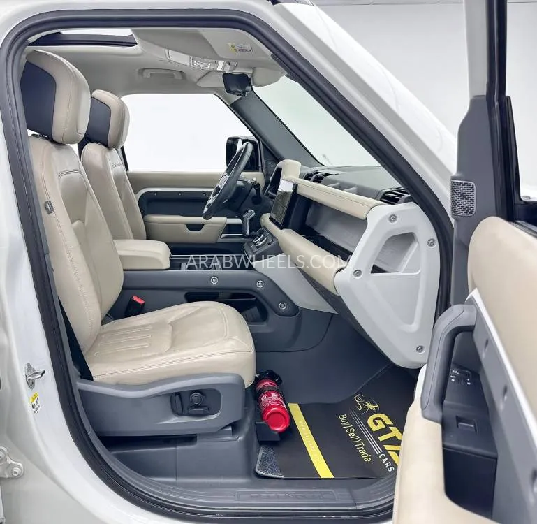 Land Rover Defender 2022 for Sale in Dubai Image-17