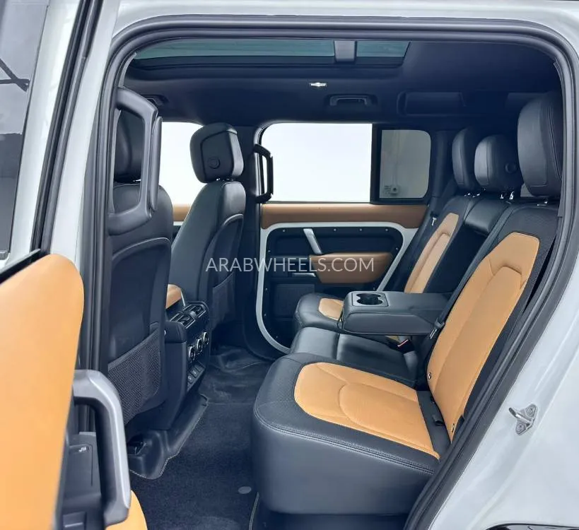 Land Rover Defender 2023 for Sale in Dubai Image-16