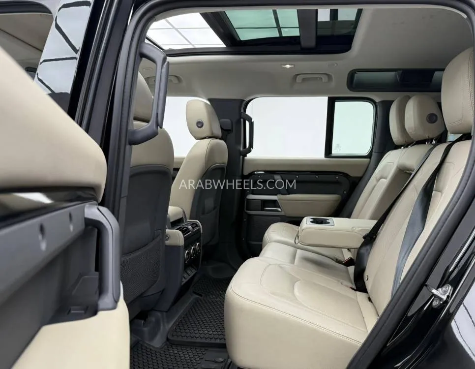 Land Rover Defender 2024 for Sale in Dubai Image-16