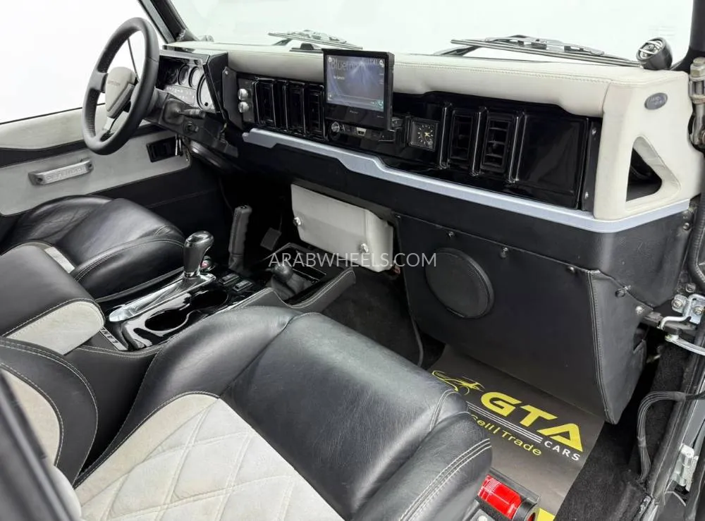 لاند روفر ديفندر 1988 for Sale in دبي Image-9