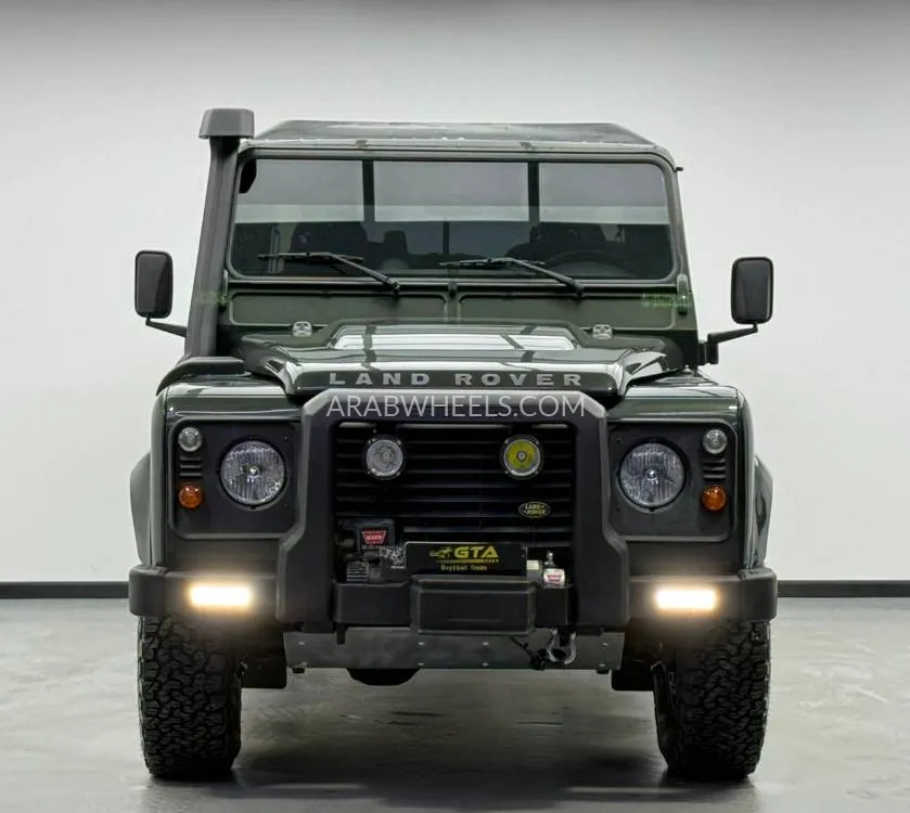 Land Rover Defender 2008 for Sale in Dubai Image-2