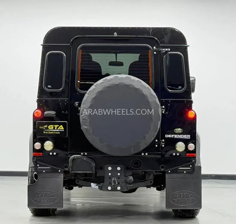 لاند روفر ديفندر 2010 for Sale in دبي Image-5