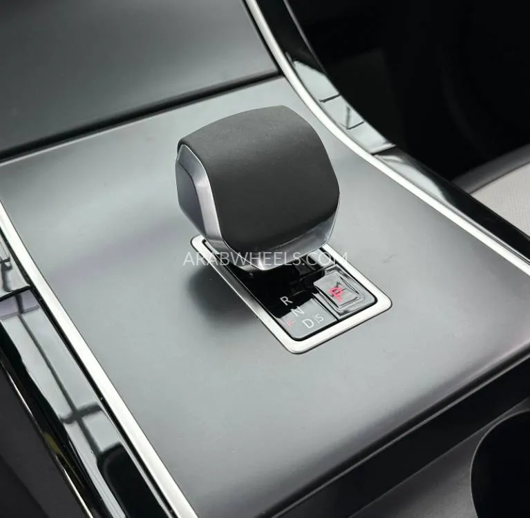 لاند روفر رينج روفر فيلار 2024 for Sale in دبي Image-14