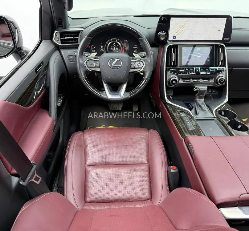 لكزس LX 2024 for Sale in دبي Image-8