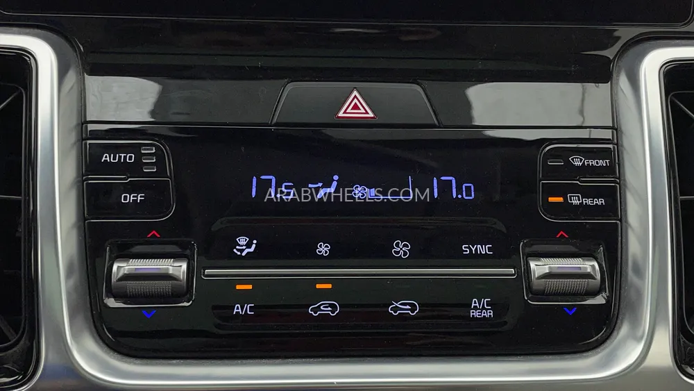 Kia Sorento 2022 for Sale in Dubai Image-49