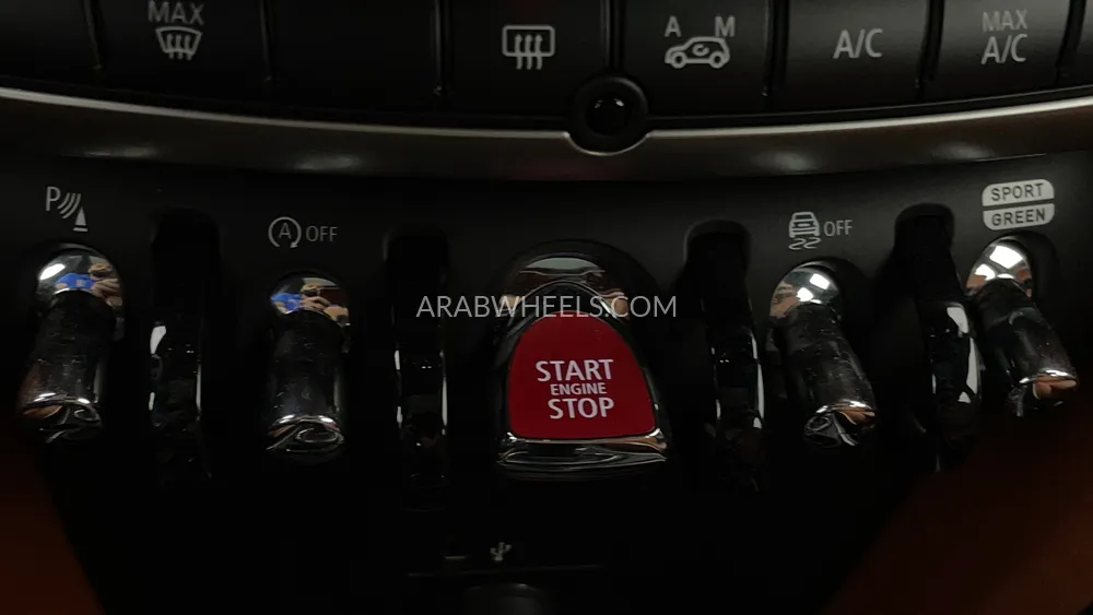 ميني كانتريمان 2023 for Sale in دبي Image-21