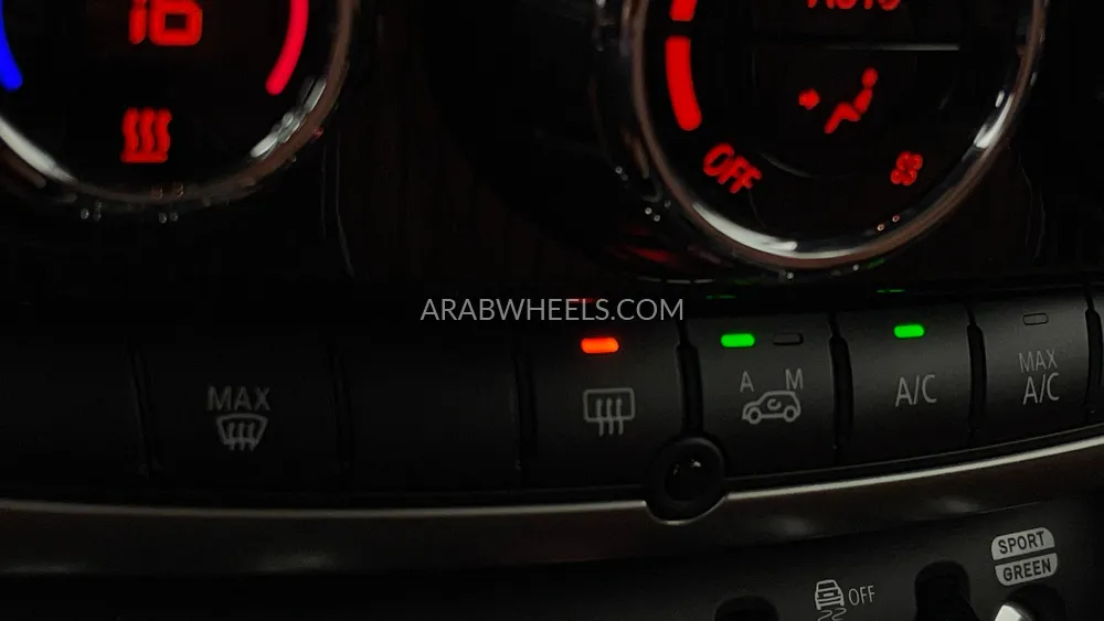 ميني كانتريمان 2023 for Sale in دبي Image-47