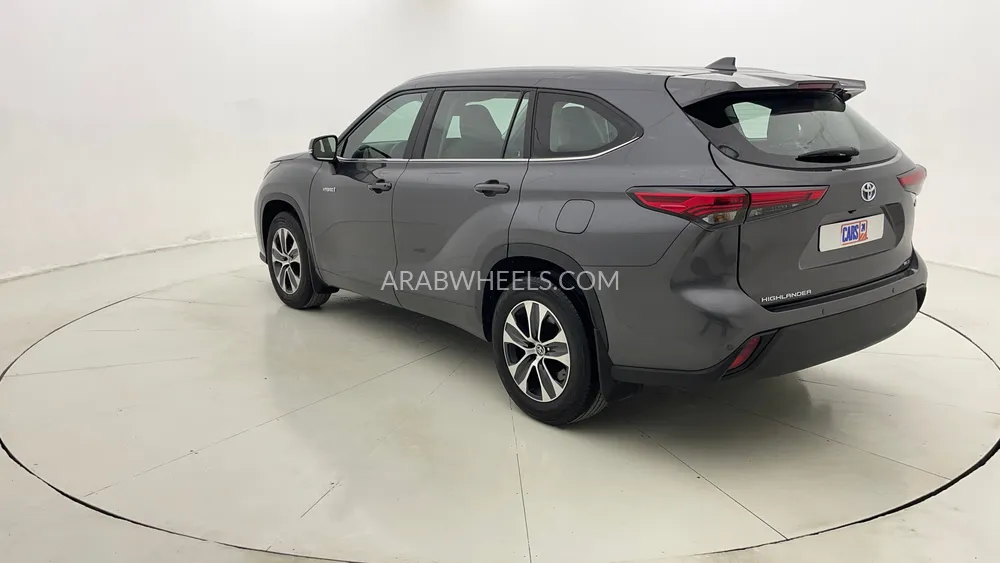 Toyota Highlander 2023 for Sale in Dubai Image-5