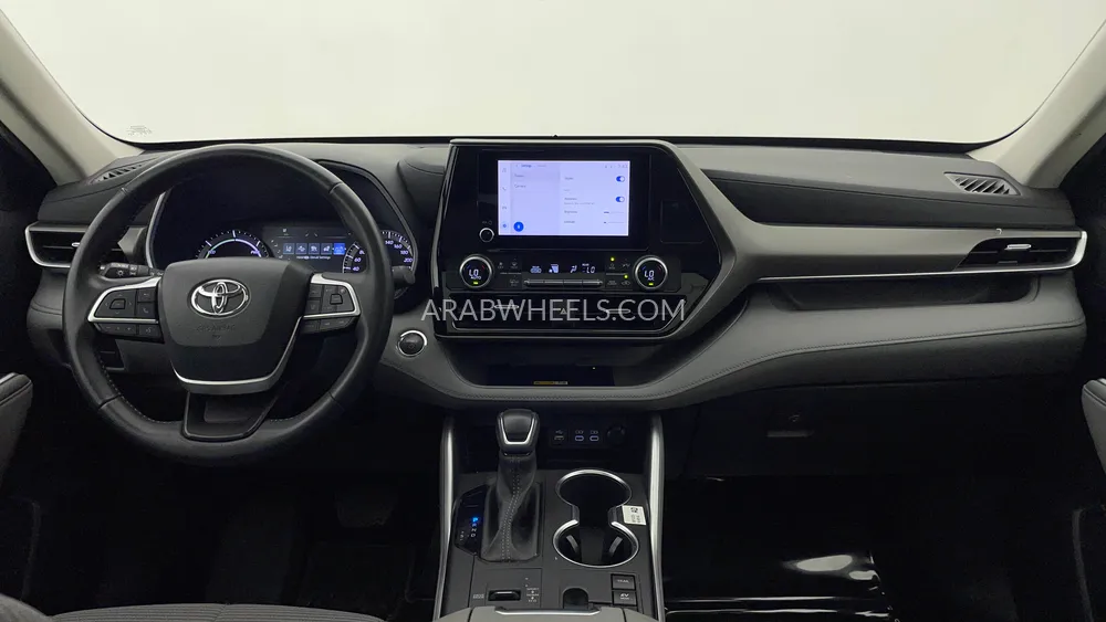 Toyota Highlander 2023 for Sale in Dubai Image-12