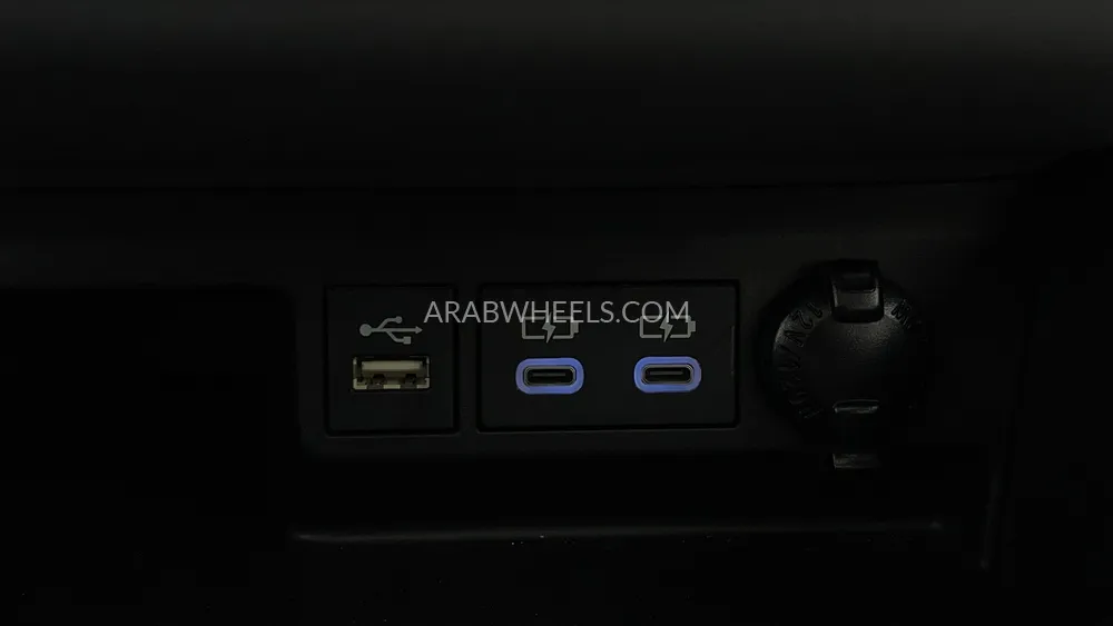 Toyota Highlander 2023 for Sale in Dubai Image-52