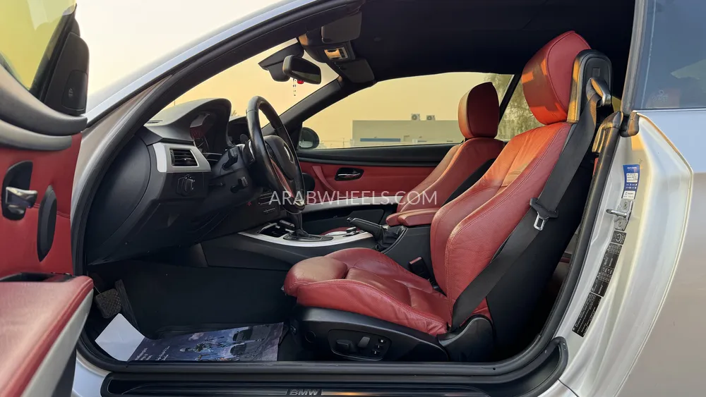 بي إم دبليو الفئة الثالثة 2009 for Sale in دبي Image-9