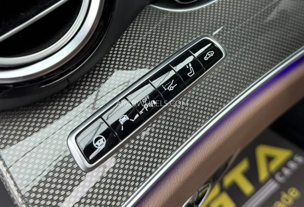 مرسيدس بنز كلاس E 2021 for Sale in دبي Image-16